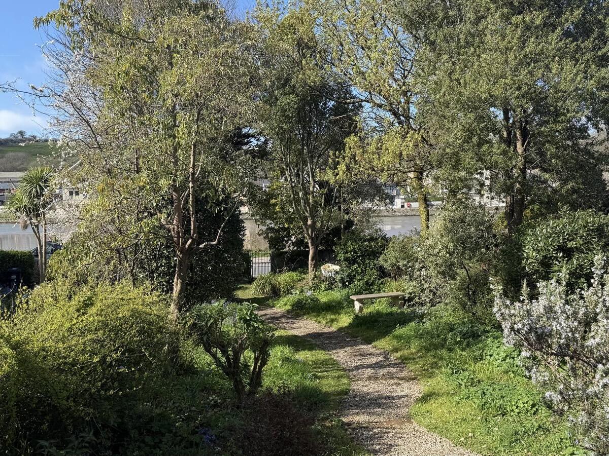 Trennick Row, Truro